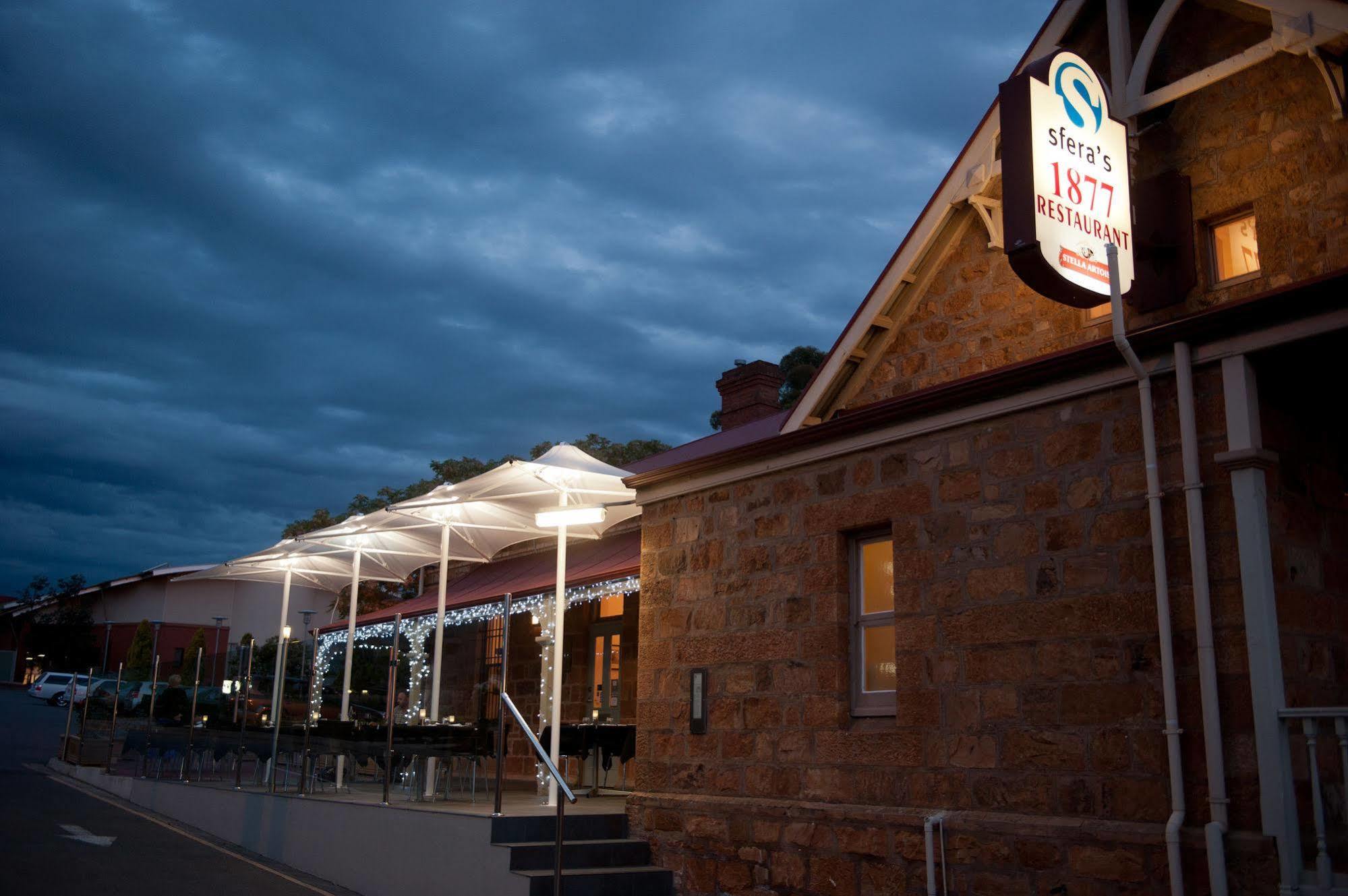 Sfera'S Park Suites & Convention Centre Adelaide Exterior photo