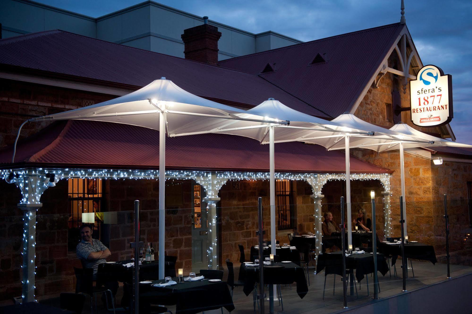 Sfera'S Park Suites & Convention Centre Adelaide Exterior photo